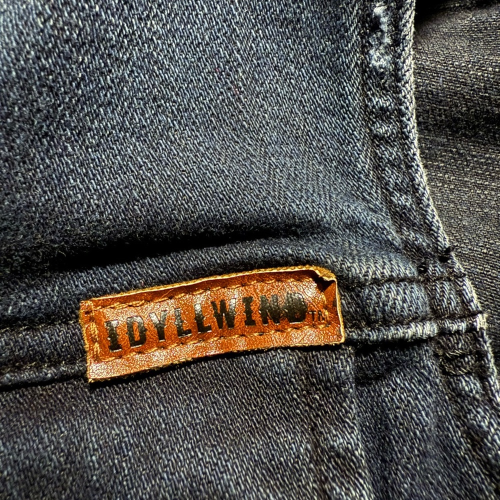 Idyllwind Denim Vest with 'FREE TO ROAM' Patch on the Back - Picture 9 of 12